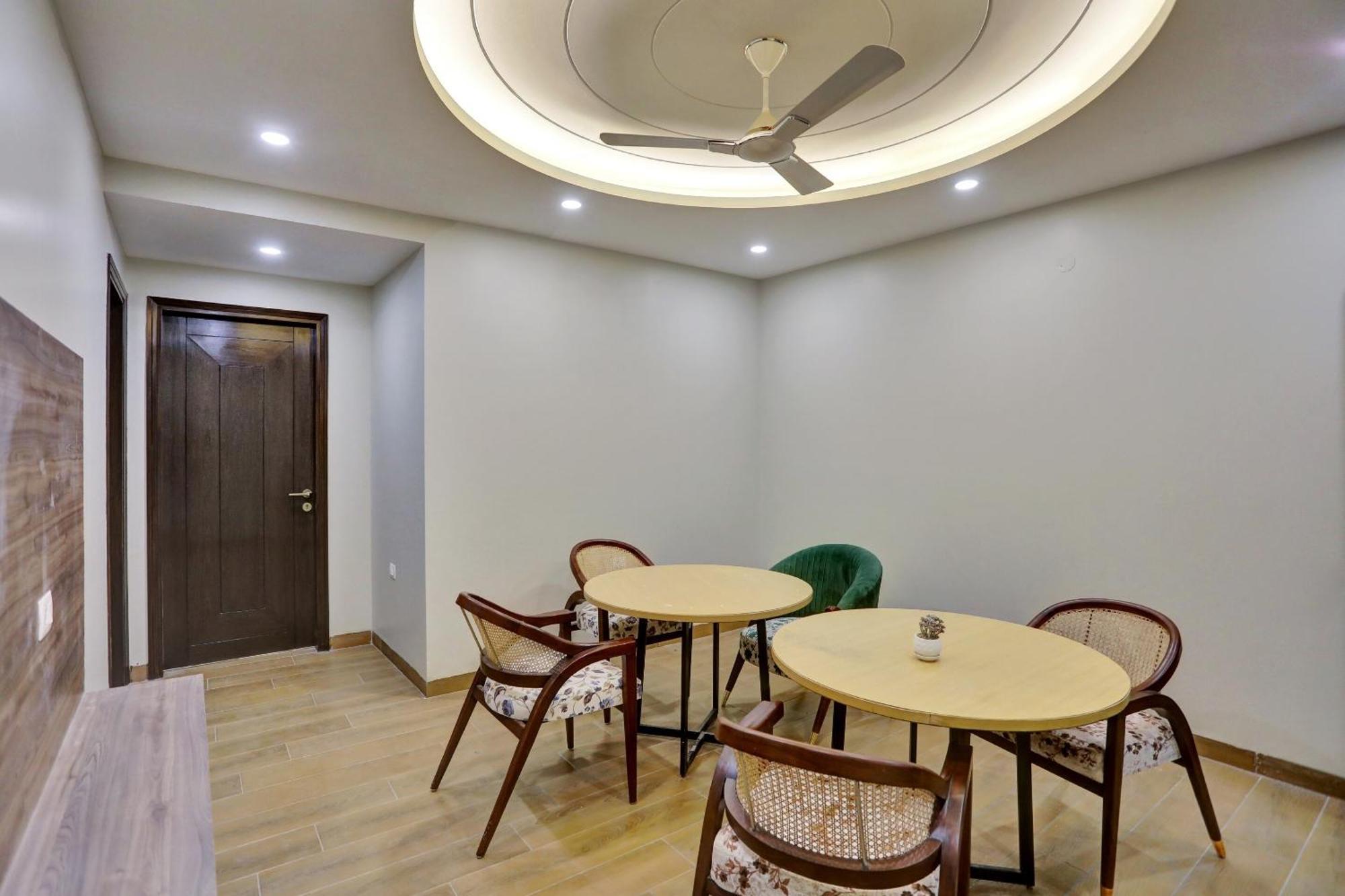 Hotel Townhouse Xanthe Noida Exterior foto